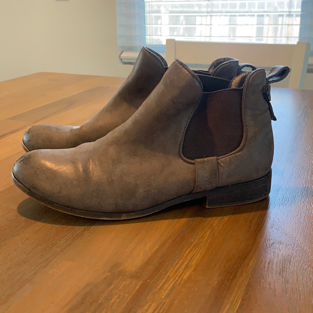 Brown ankle boots size 8